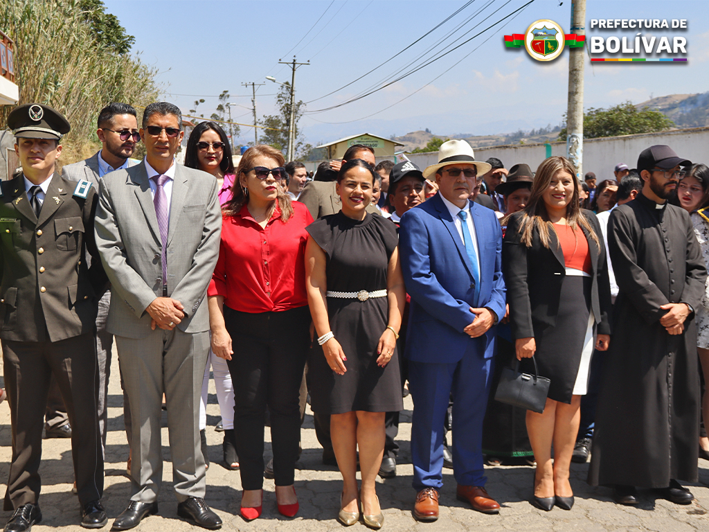 DESFILE Y SESIÓN SOLEMNE AL CONMEMORARSE UN ANIVERSARIO MÁS DE LA PARROQUIA SANTIAGO DE BOLÍVAR.